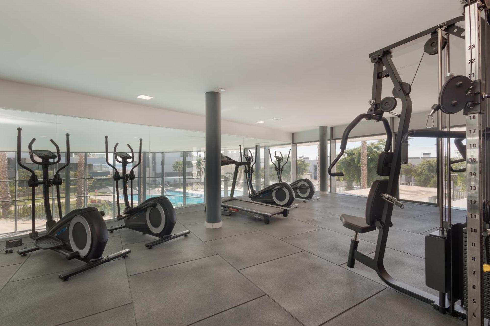 Luxurious 2 Bedroom Apartment Close To The Beach In Estepona Exterior foto