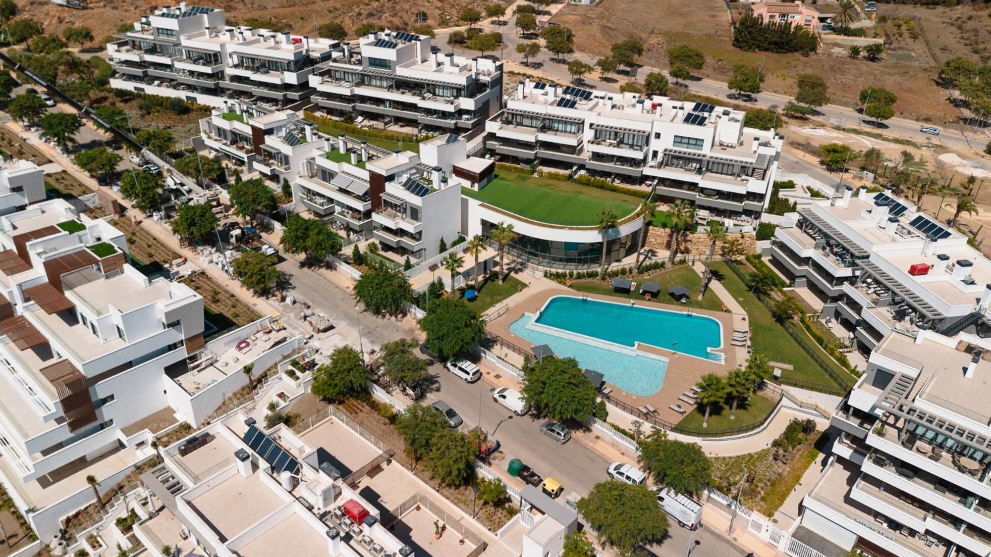 Luxurious 2 Bedroom Apartment Close To The Beach In Estepona Exterior foto